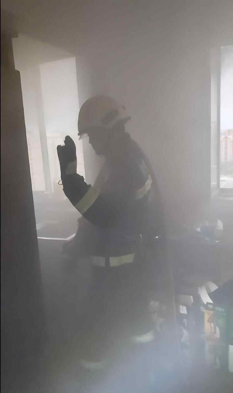 请记住,厨房总是与大火密不可分!当鸡肉谨慎