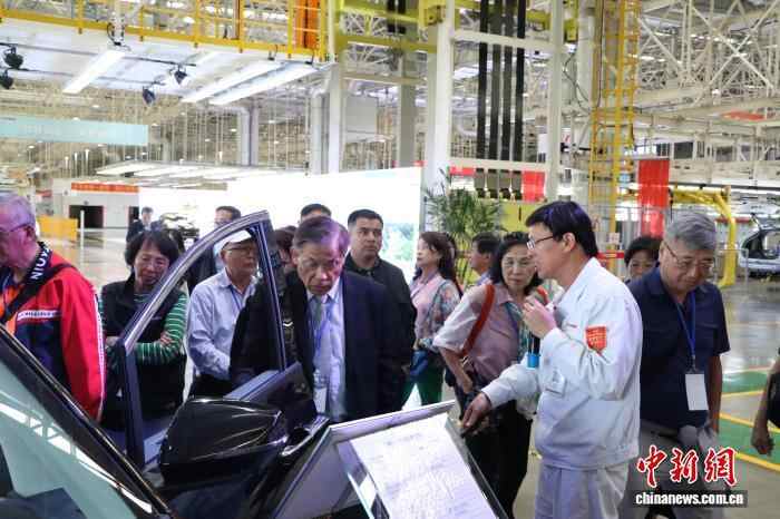 海外台湾公民访问新疆：开发一座交流桥以传播