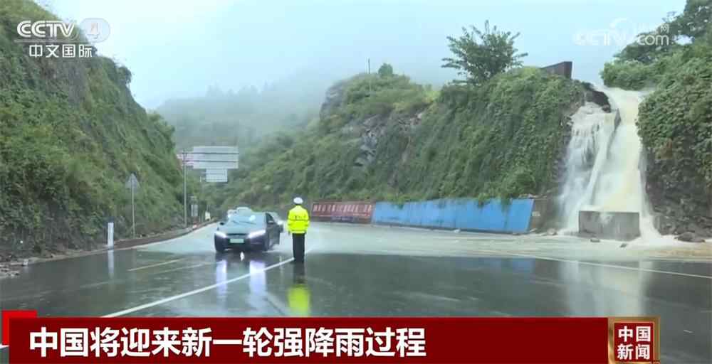 清洁道路表面，移动并避免风险，修复道路的各