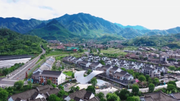 第一个观点丨在绿山上等待，金索夫特到达