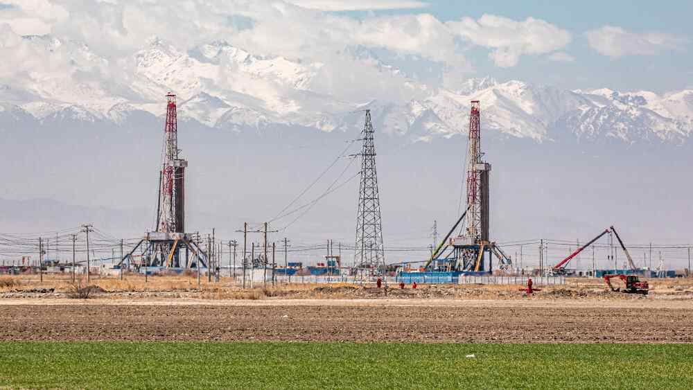 蒂安山山（Tianshan Mountains）忘记了70年