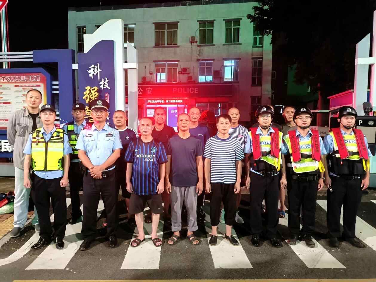 成功转移10人！台风登陆前夜，一场海上紧急救援开始了