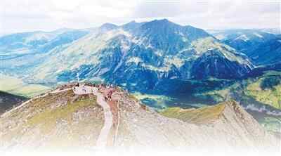 不仅是卡纳斯湖和科科托海，而且还吸引了来自