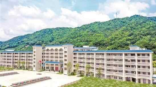加力提速建乡村好学校，答好城乡教育均衡题 
