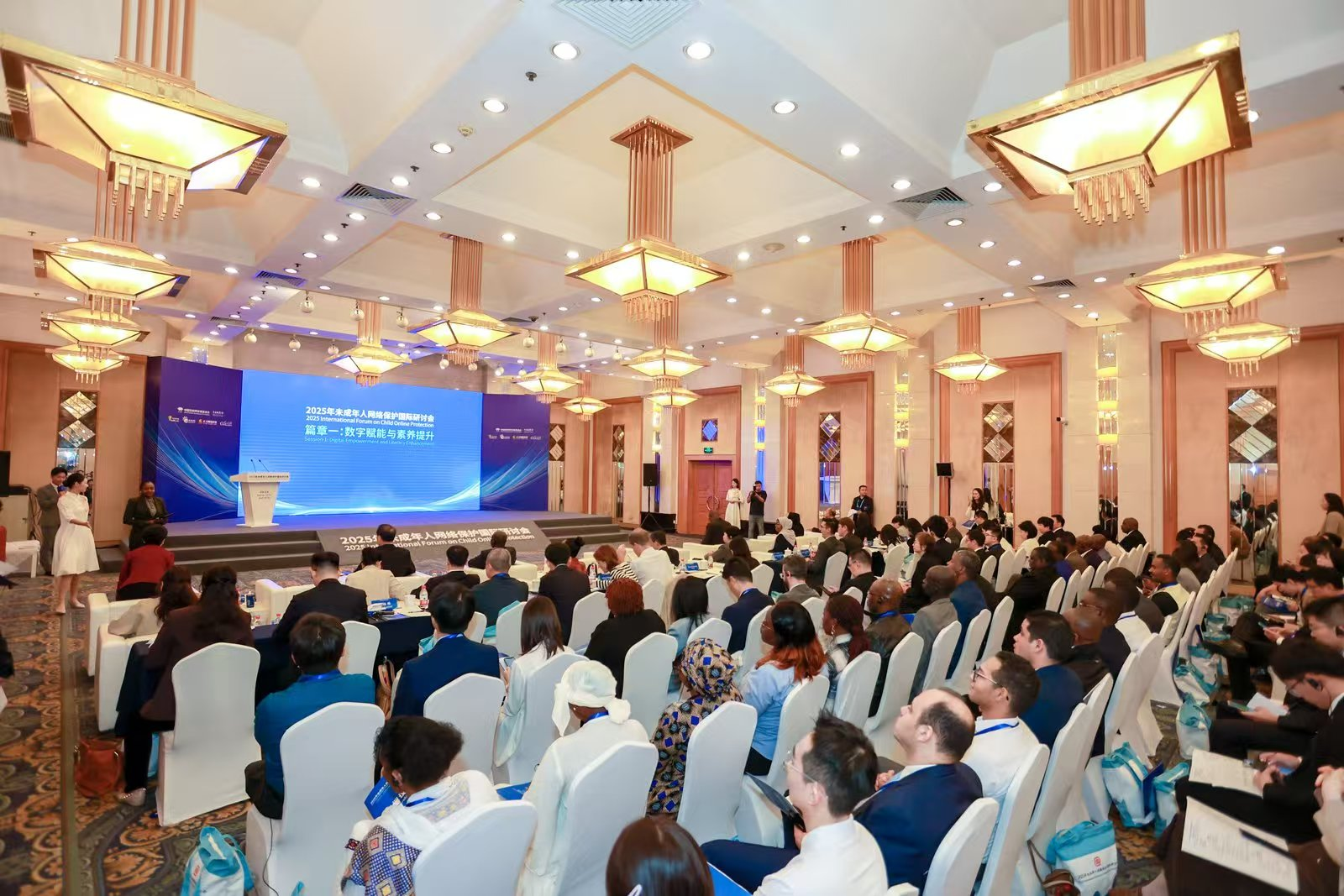 我国对未成年人的网络保护做出了巨大的发展