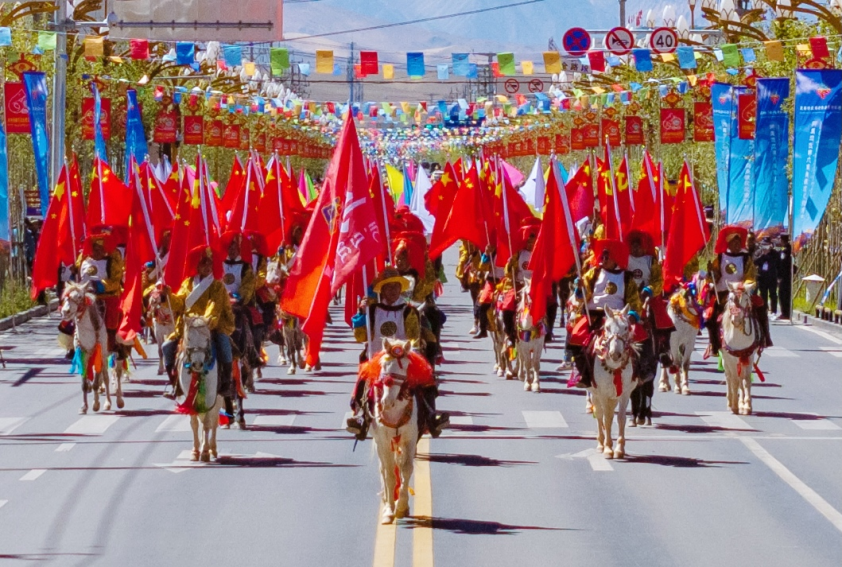 徐xiong文化旅游节舞会在雪地的统一赞美