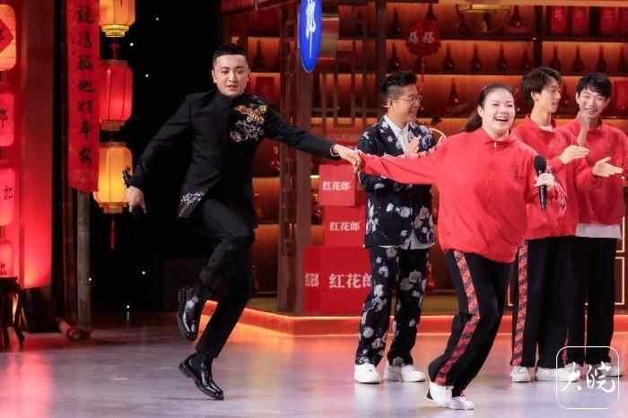 “自信的女孩最美”