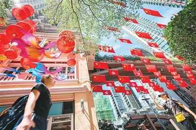 反映祖国，使生活更加繁荣