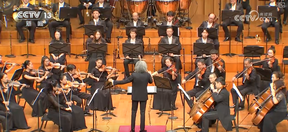 文化表演市场充满热情，感觉不好的家庭和乡村