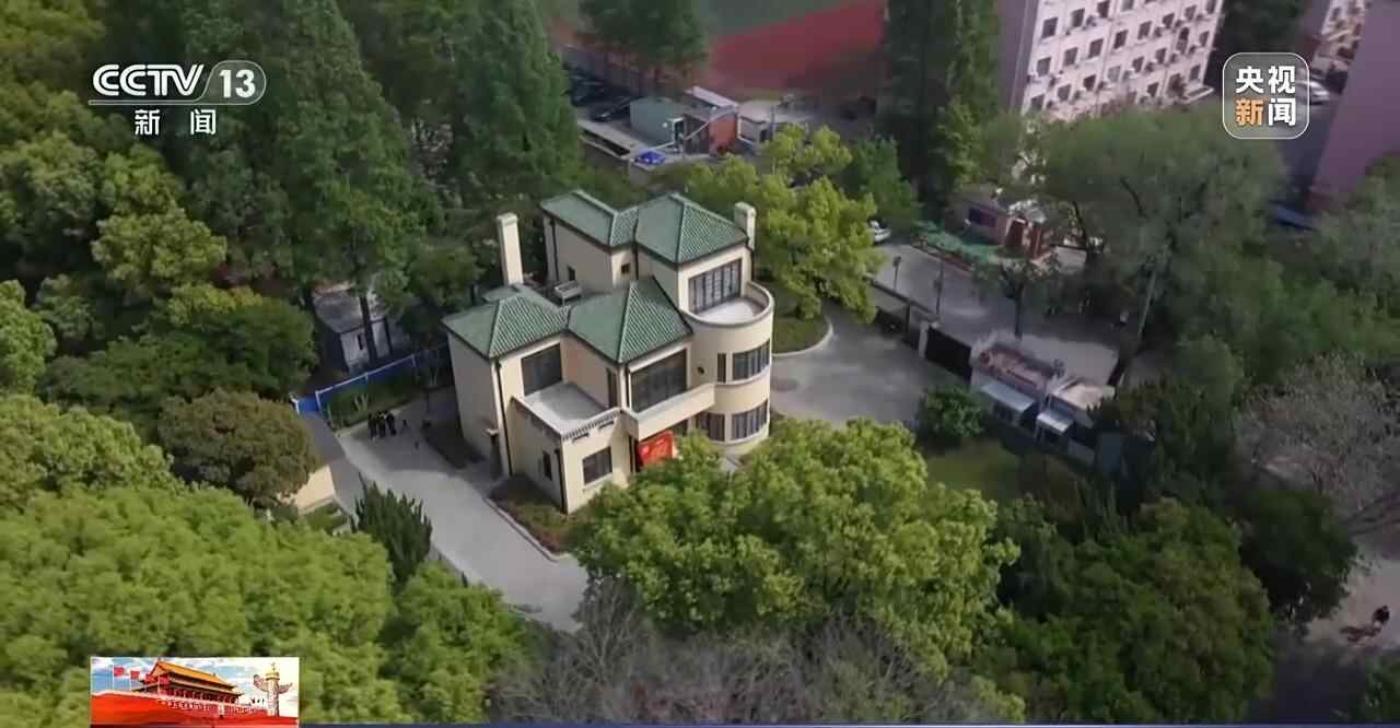 学校礼堂的弦歌曲|进入福丹大学的“共产主义宣