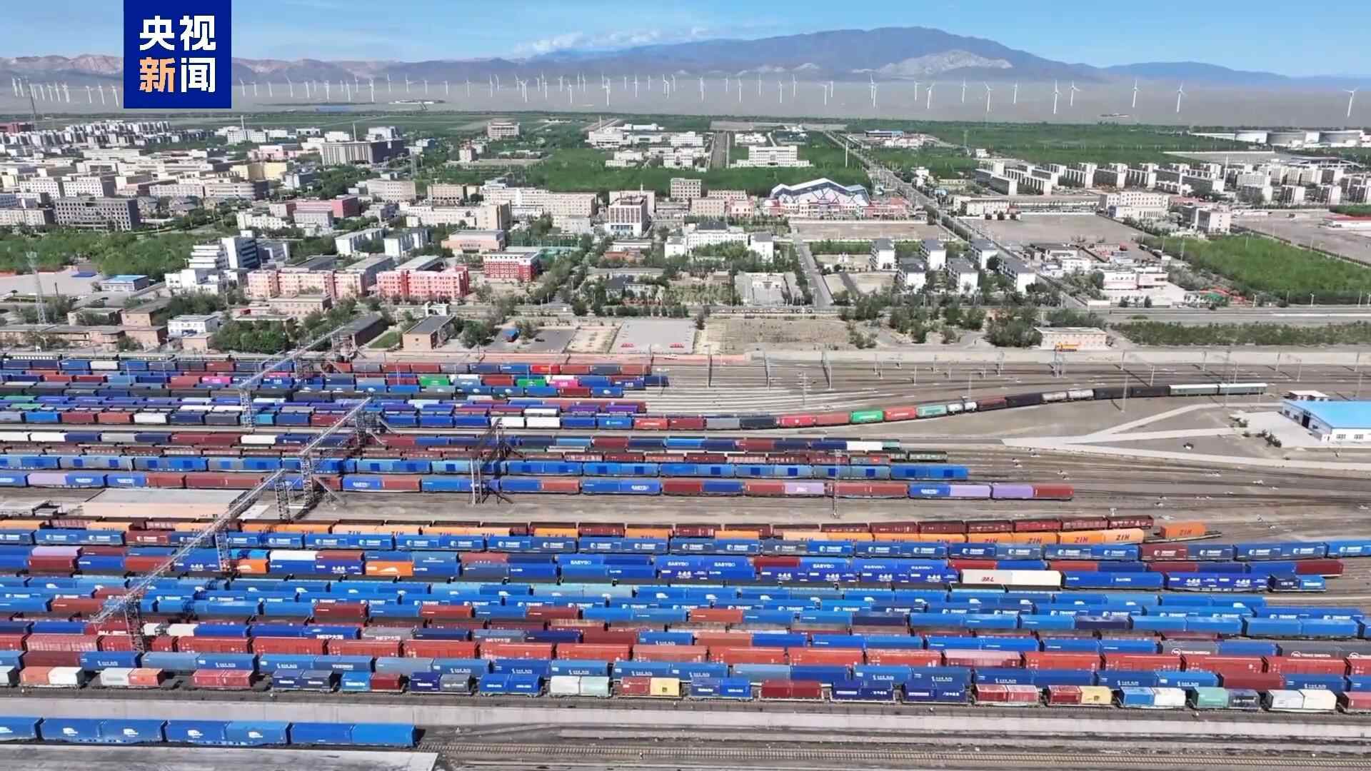 新疆Alandkou铁路港口的货运量超过1300万吨