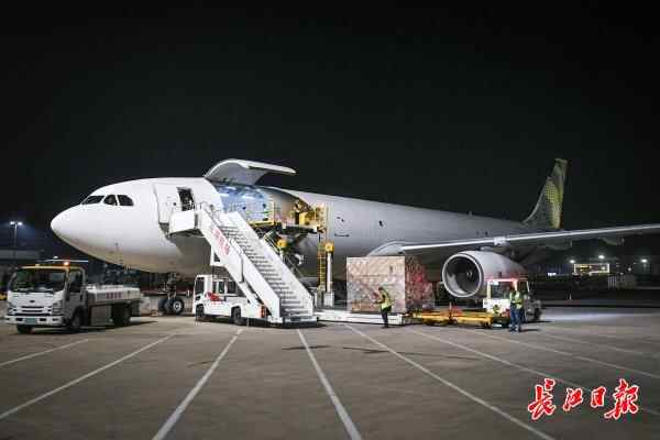花湖八天——在路上、在直播间、在人类餐桌上