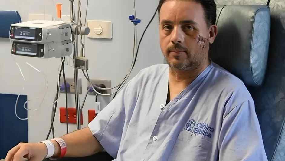 鲨鱼专家鲨鱼袭击：我的整个头都在它嘴里，但