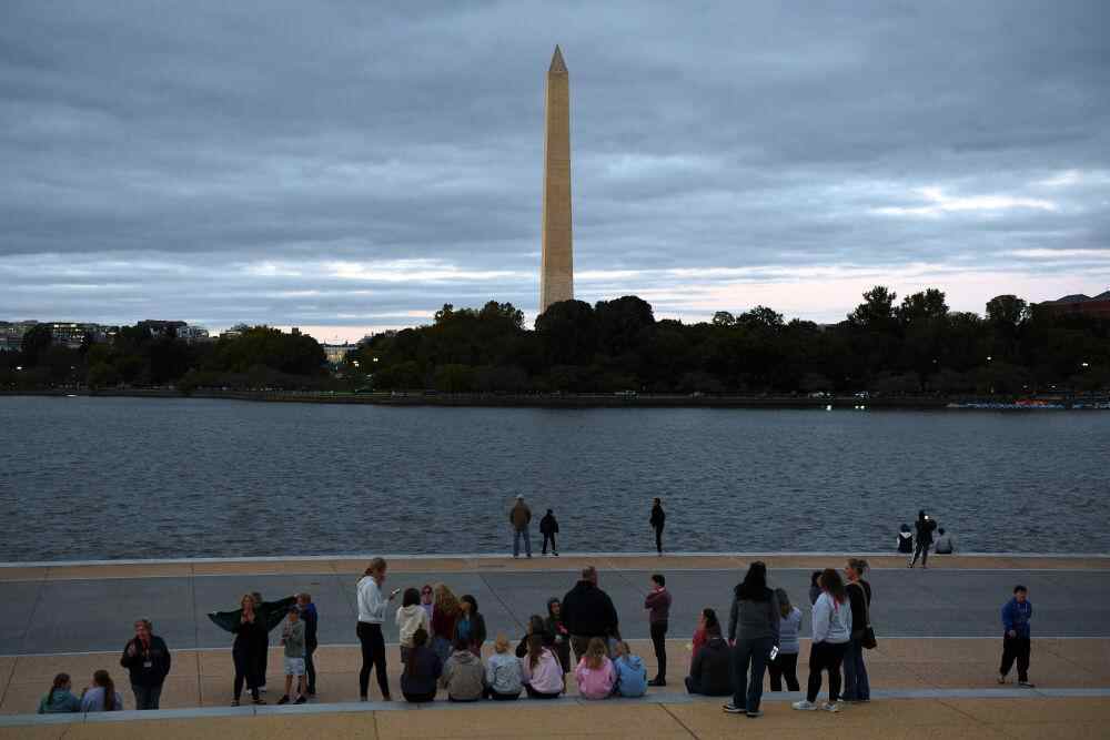 民调：美国政府关门是“大事”；大多数人认为