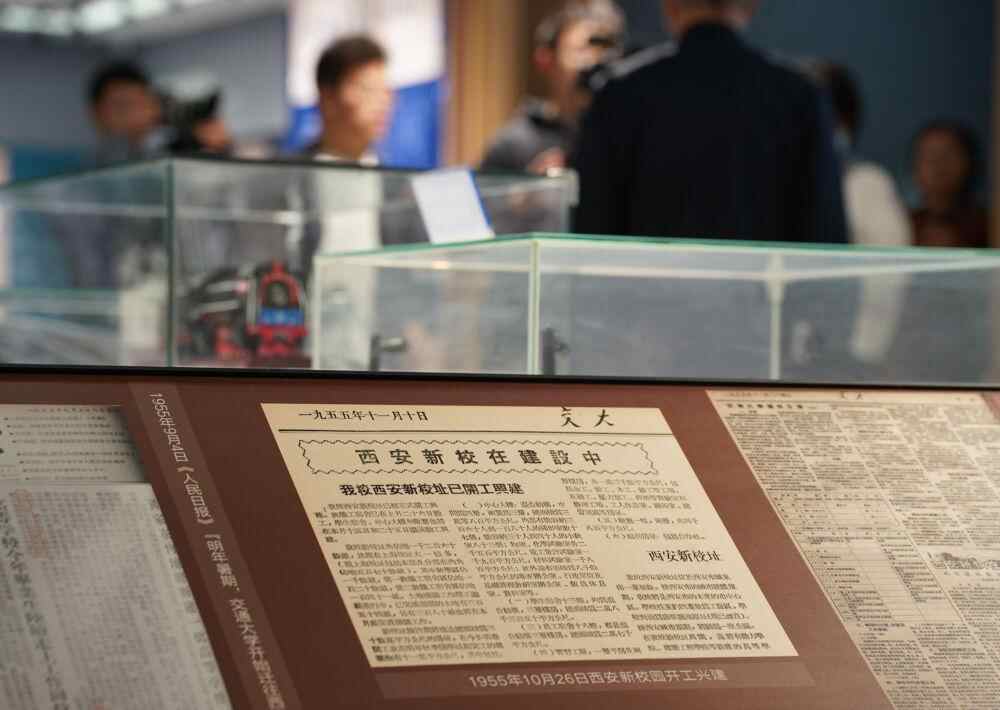 当年校刊上发表的《忆江南》至今仍在传唱