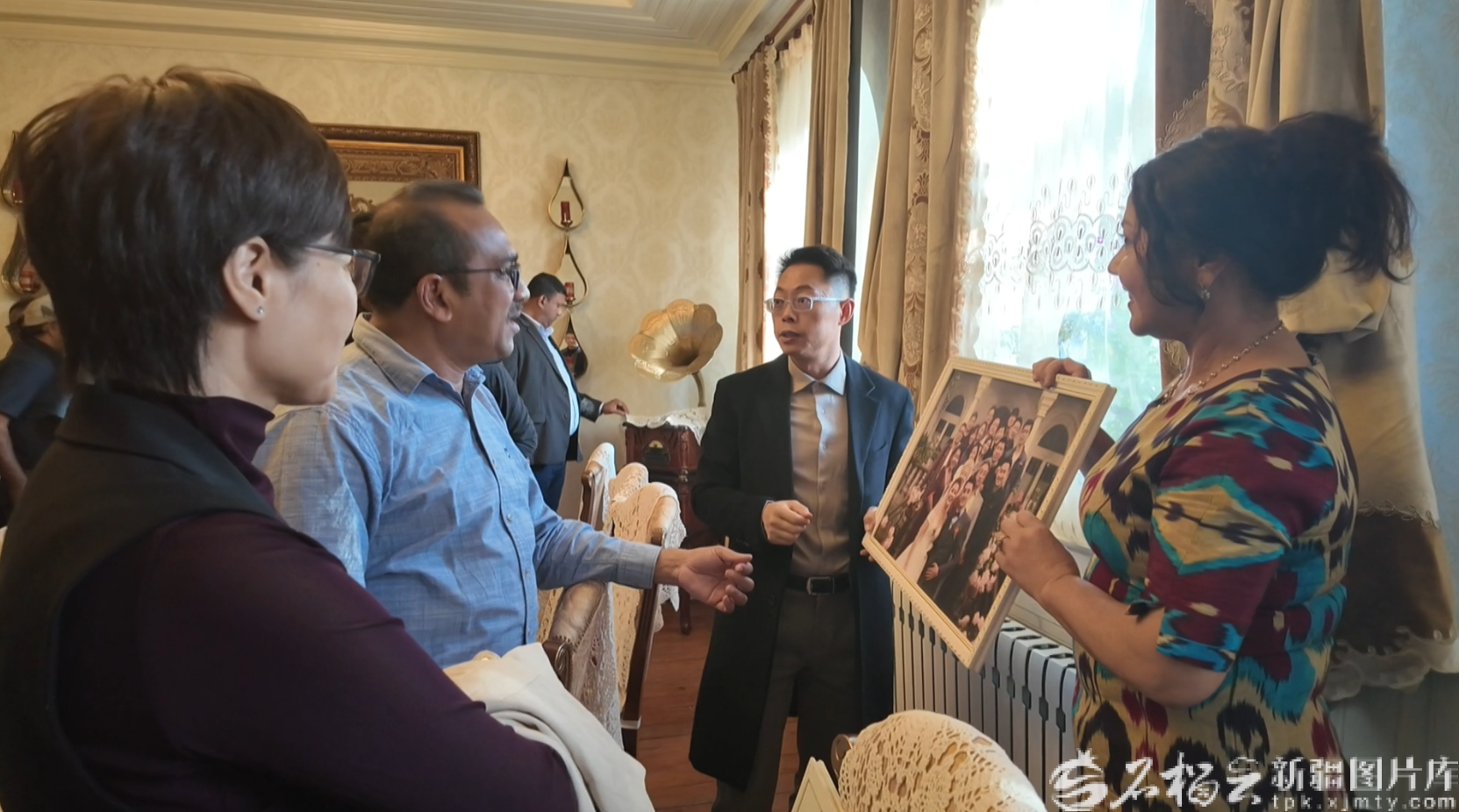 赞稳定、哀团结、期待合作——斯里兰卡代表团