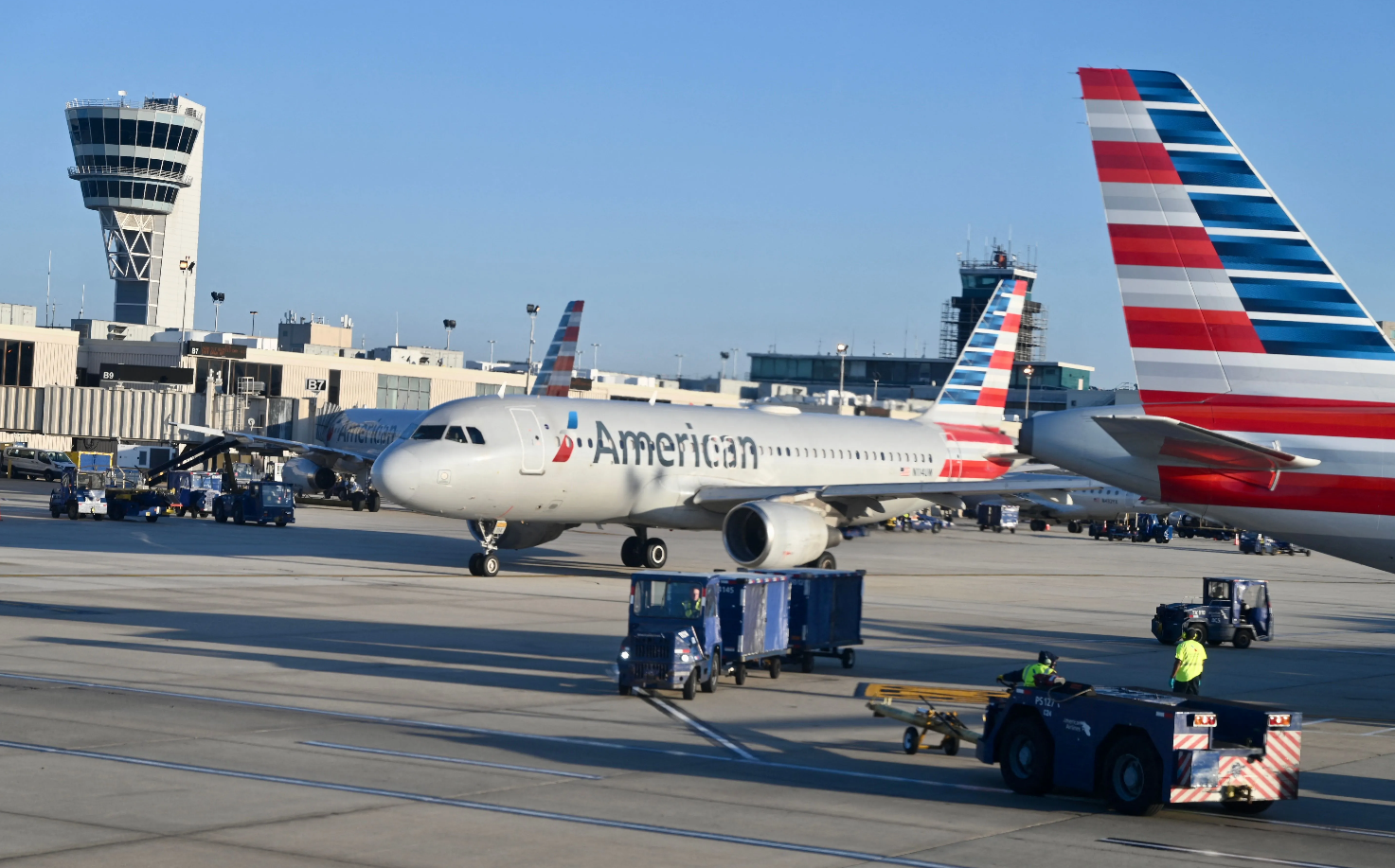 美国交通部长：如果政府继续关门，将会有更多航班延误和取消