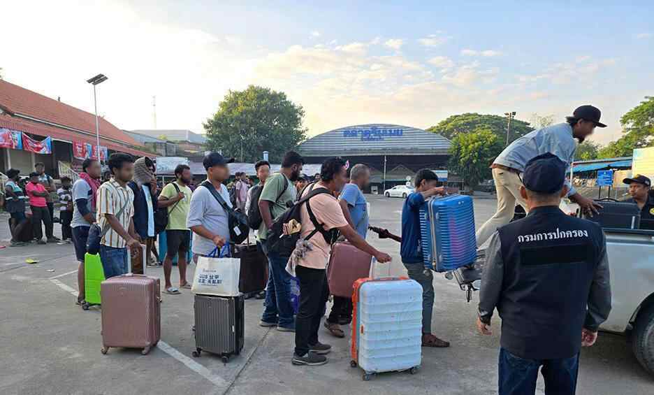 缅甸军方袭击KK公园，数千人趁乱逃亡，800多人逃往泰国