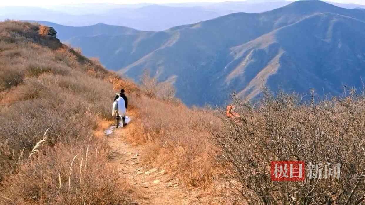 好人具象化，男子10年进山371次捡了2万多斤垃圾做公益