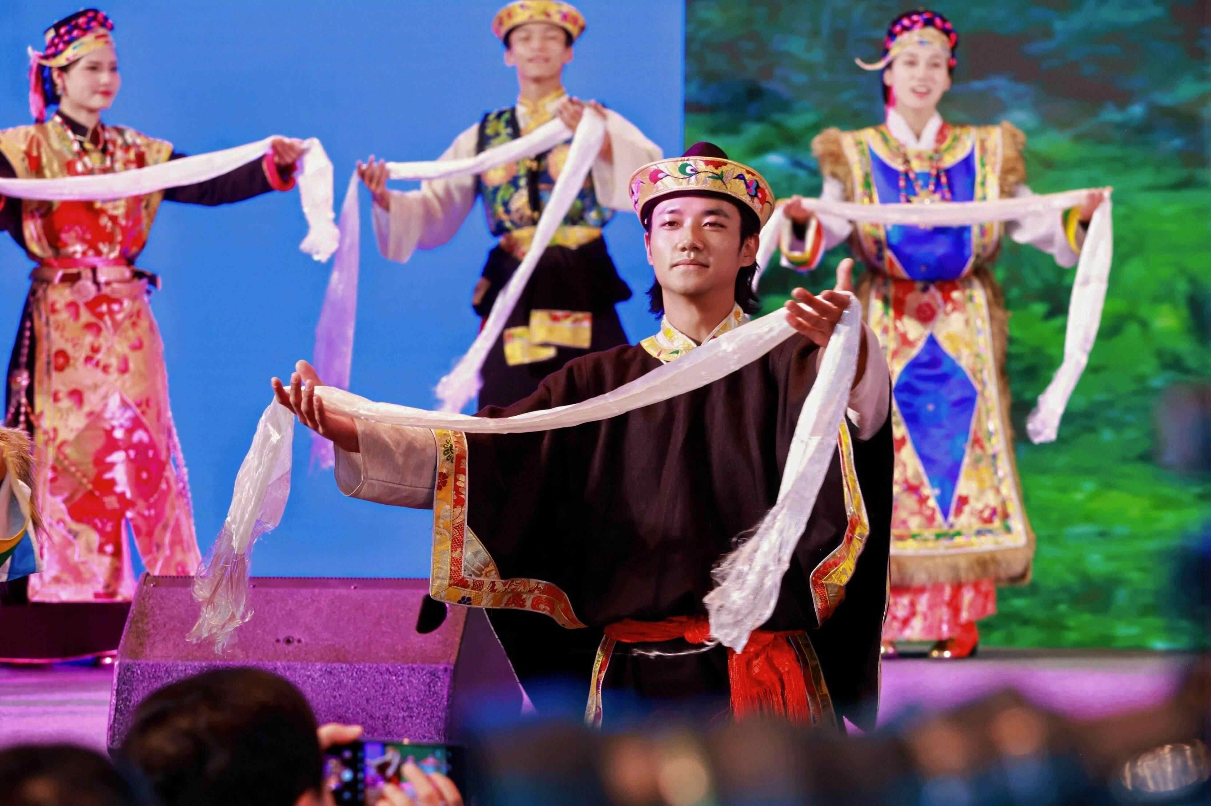 2025·中国西藏发展论坛在林芝开幕