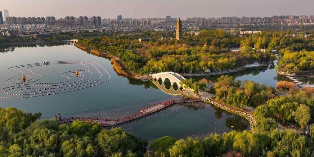  美丽中国丨塞上湖城秋意浓