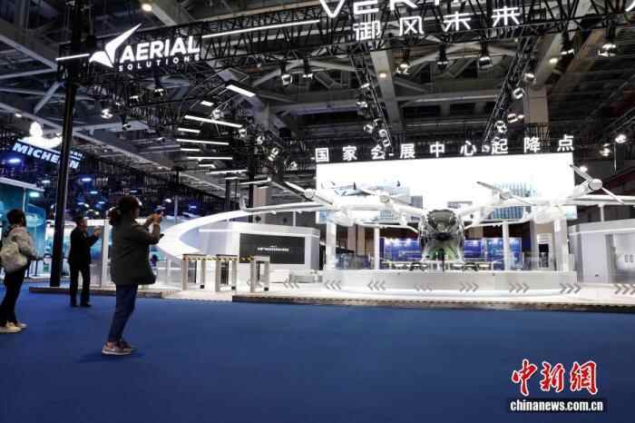 外媒聚焦进博会：中国以市场机遇欢迎新