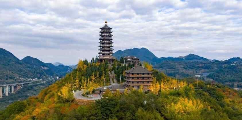  贵州赫章：雨后初晴流光溢彩 秋日盛景入画来