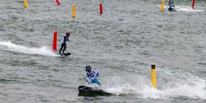  浙江金华：全国电动冲浪板锦标赛开赛