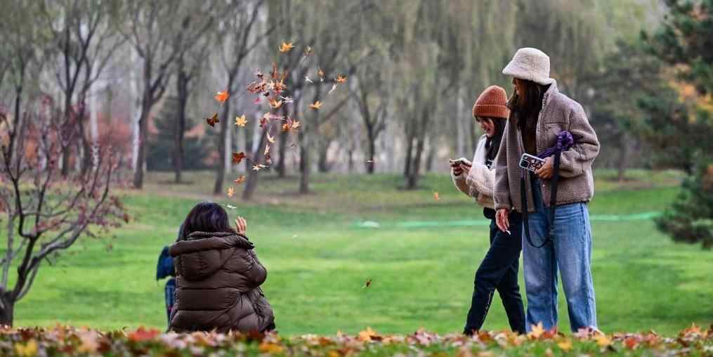  初冬京郊：斑斓画卷徐徐展开