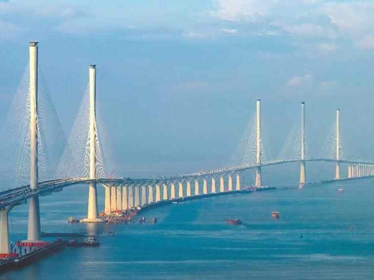 以实干业绩不断开创广东现代化建设新局面