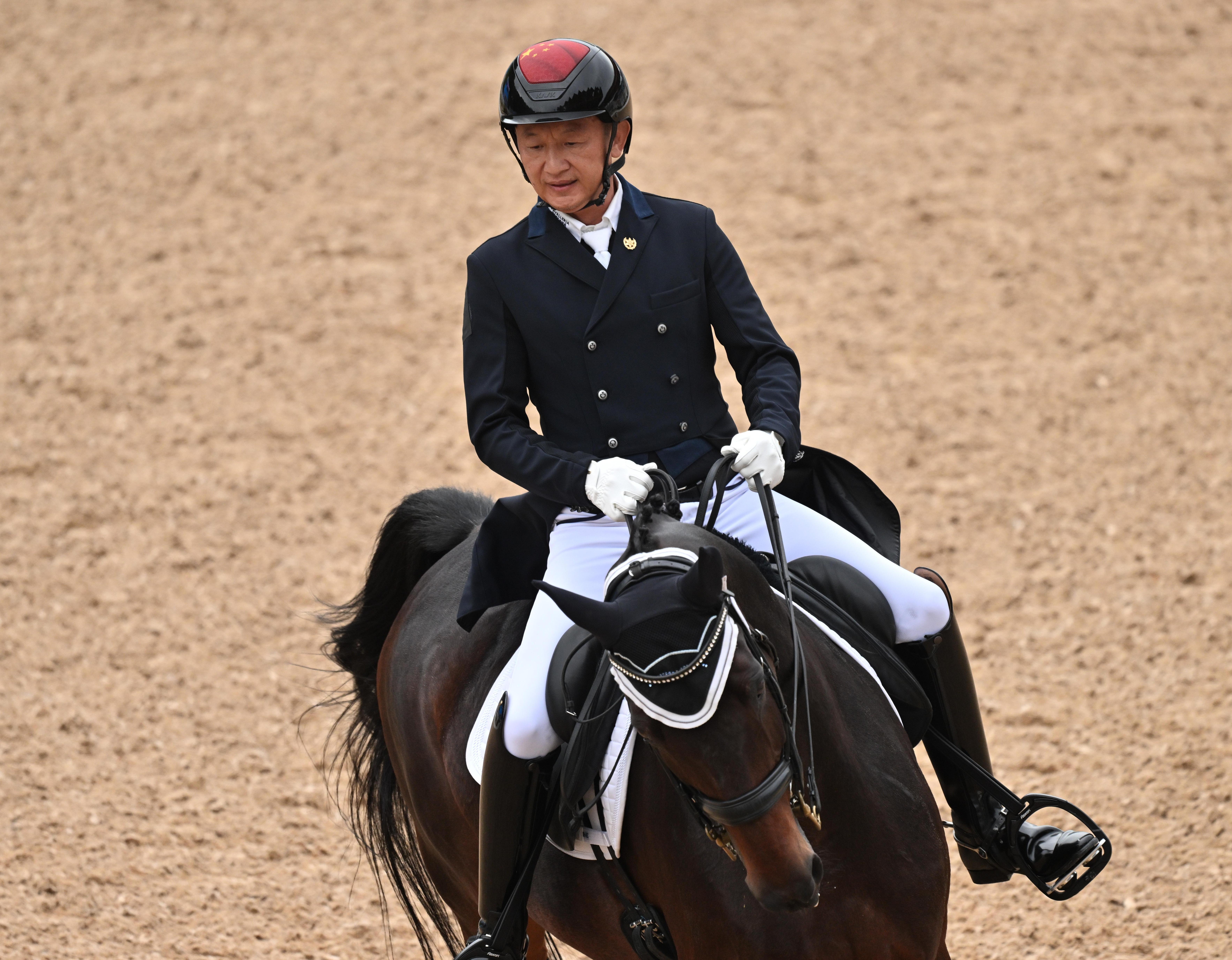  “八朝元老”顾兵与他的“老伙计”：三十多载马背情长