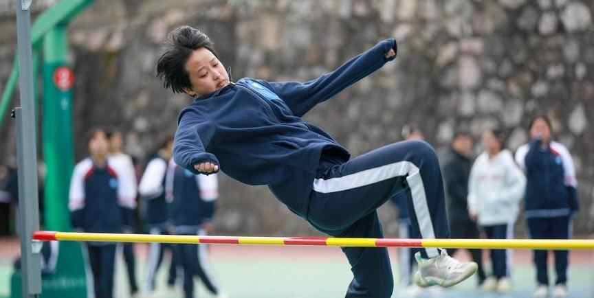  校园体育艺术节展风采