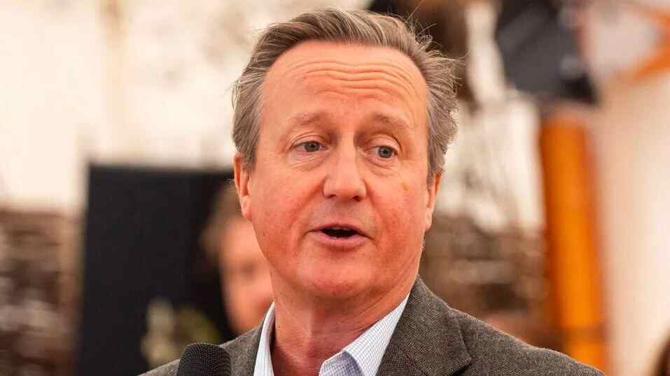 英国前首相卡梅伦患有前列腺癌。注意身体的这