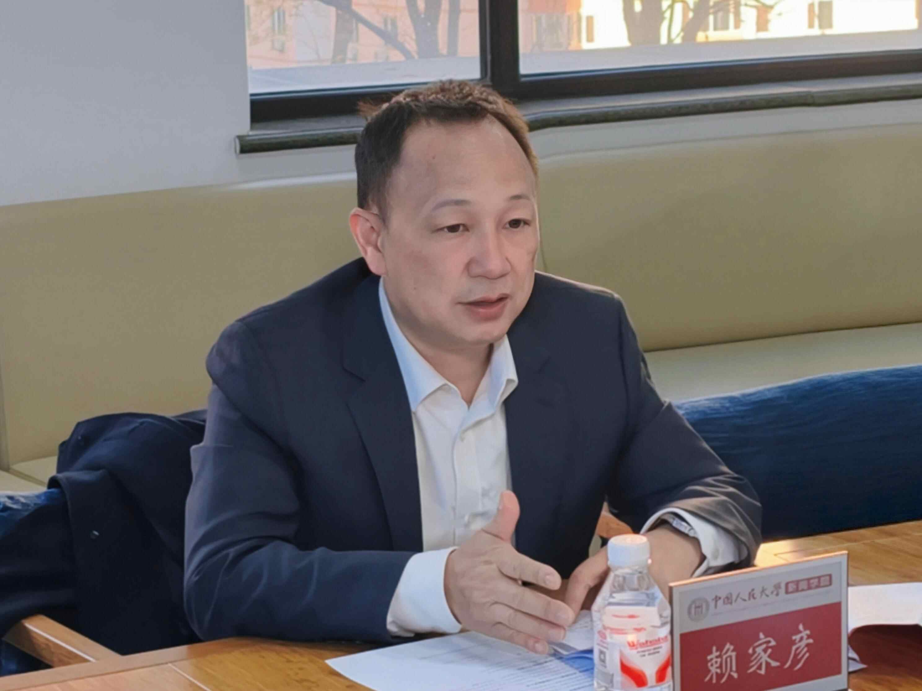 全国人大开会，火力代代相传！羊城晚报校招团