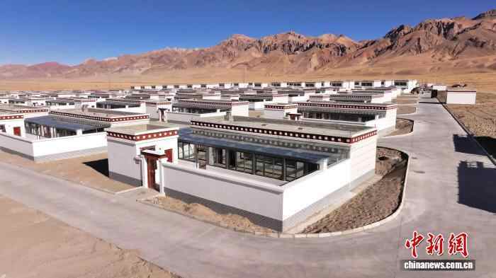 高原新房温暖人心：西藏改则县察措村开启安居乐业新生活