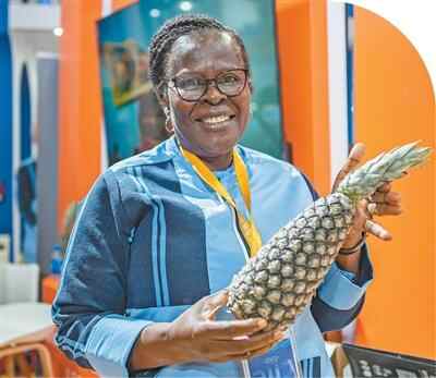 与世界各国分享机遇、共同