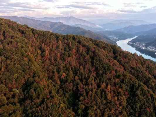 广西三江:夕照熔金染侗乡