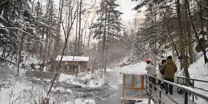  长白山冰雪画卷引客来
