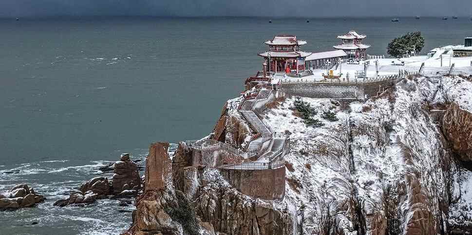  山东荣成：冰雪为墨 冬景如画