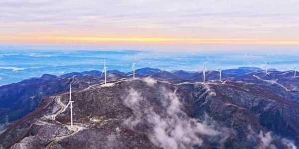 湖北宜昌：美丽农村路“串”起幸福景