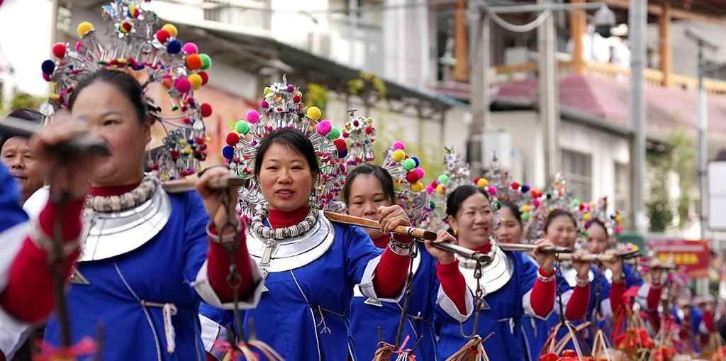  广西三江：传统花炮节举行