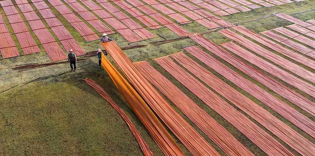  广西蒙山：晾晒香云纱
