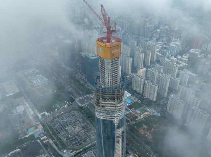  “海南第一高楼”海南中心项目塔楼核心筒结构封顶