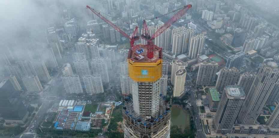  “海南第一高楼”海南中心项目塔楼核心筒结构封顶