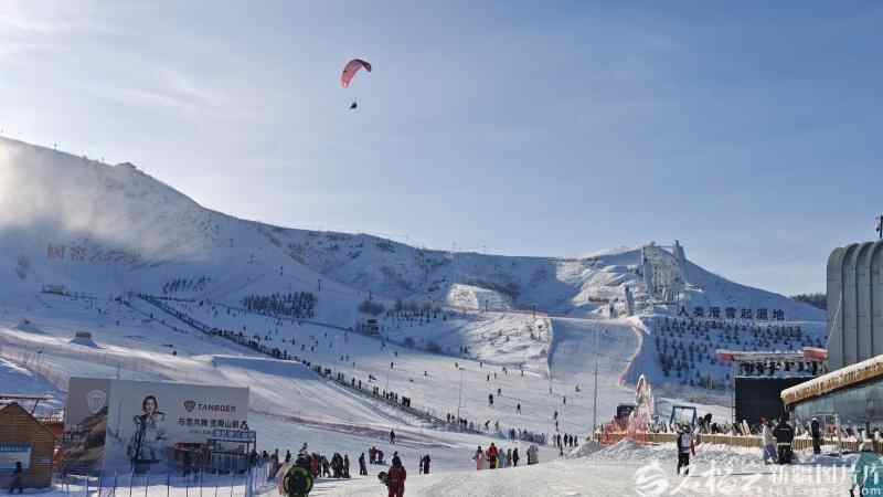 雪山变“金山” 阿勒泰冰雪经济全面发力