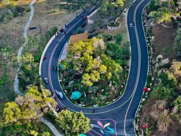  福州三江口植物园引游人