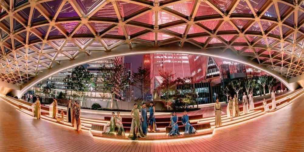  “珠江之吻”上演时尚首秀！30名超模漫步广州琶洲碧水云桥