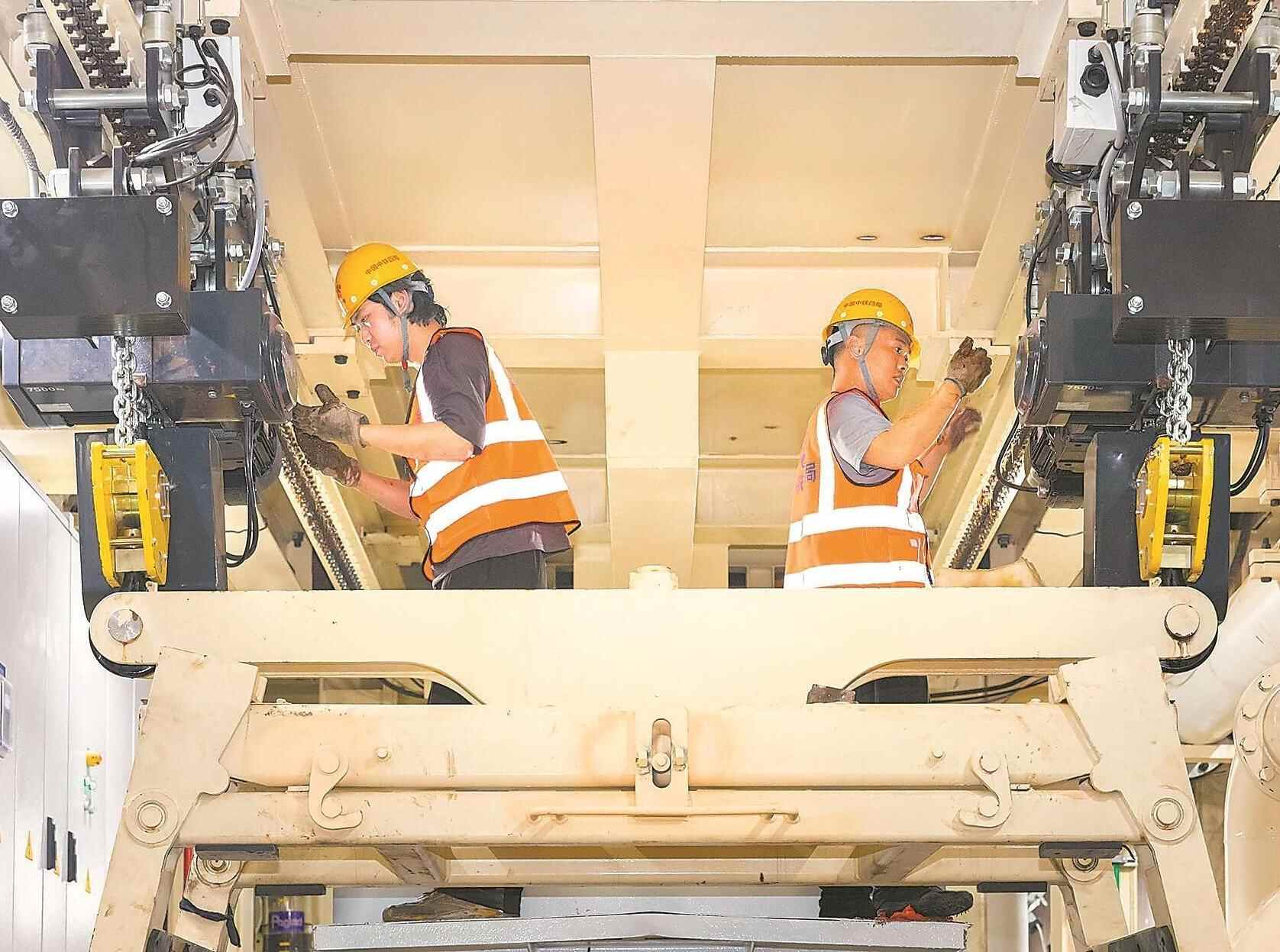  起笔便生花，南粤“热辣滚烫”开新局