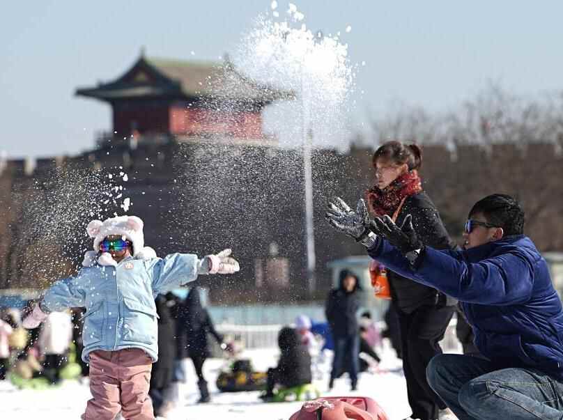 河北石家庄：冰雪经济热