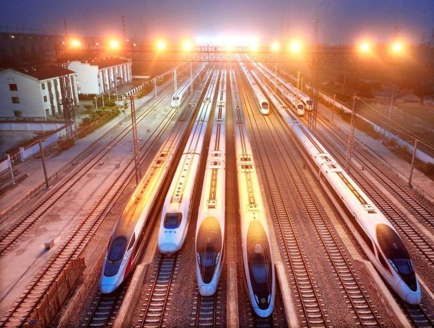  全国铁路7月1日起实行新的列车运行图